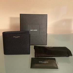 NIB Auth YVES SAINT LAURENT YSL leather WALLET w/ dust bag Made in ITALY